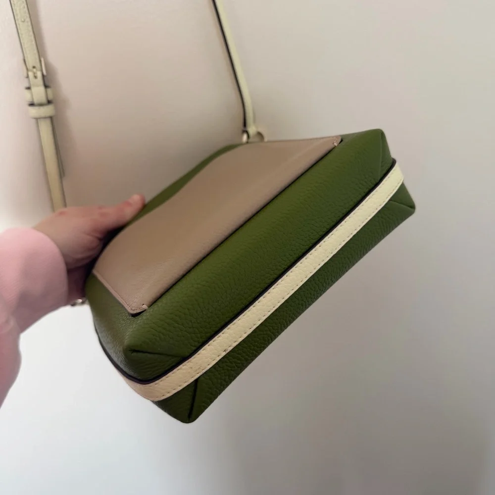 KATE SPADE AVA SWINGPACK in Jungle Vine Multi
